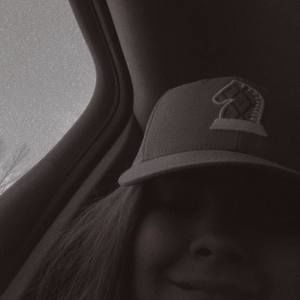 Meet your Posher, Chloe